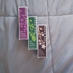 Mary Kay Makeup - Holiday Lip Balm Trio Mary Kay Makeup - Holiday Lip Balm Trio